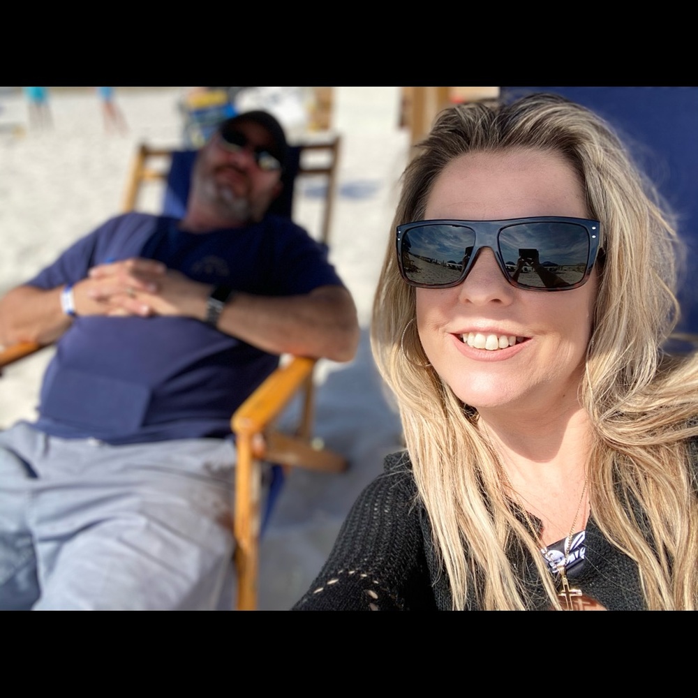 Meet your Posher, Joy